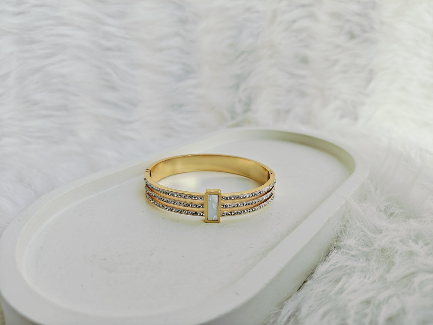 ✨💎 Luxury Crystal Gold-Tone Bracelet for Women 💛✨