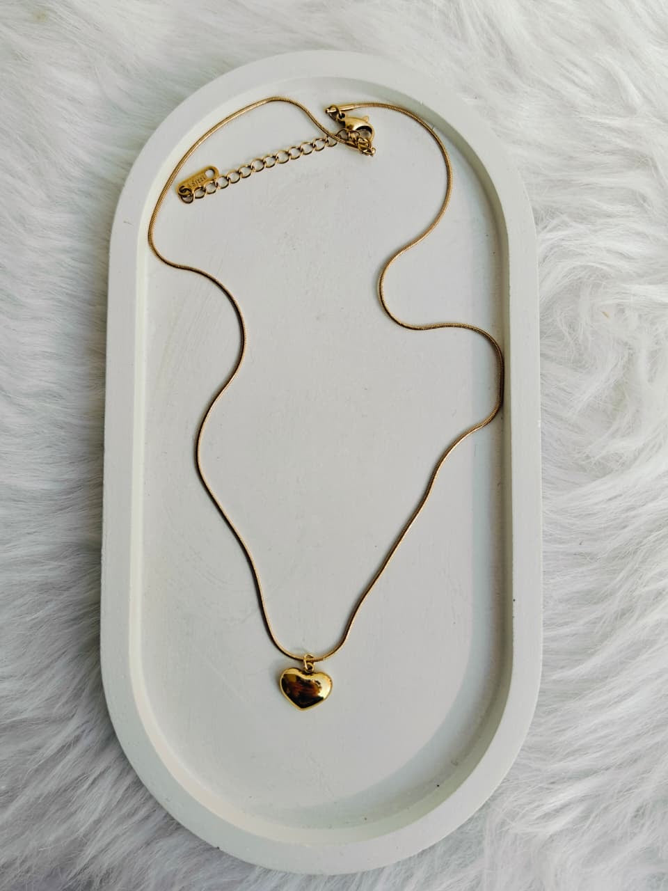 💖 Golden Heart Charm Necklace – Elegant Love Pendant ✨